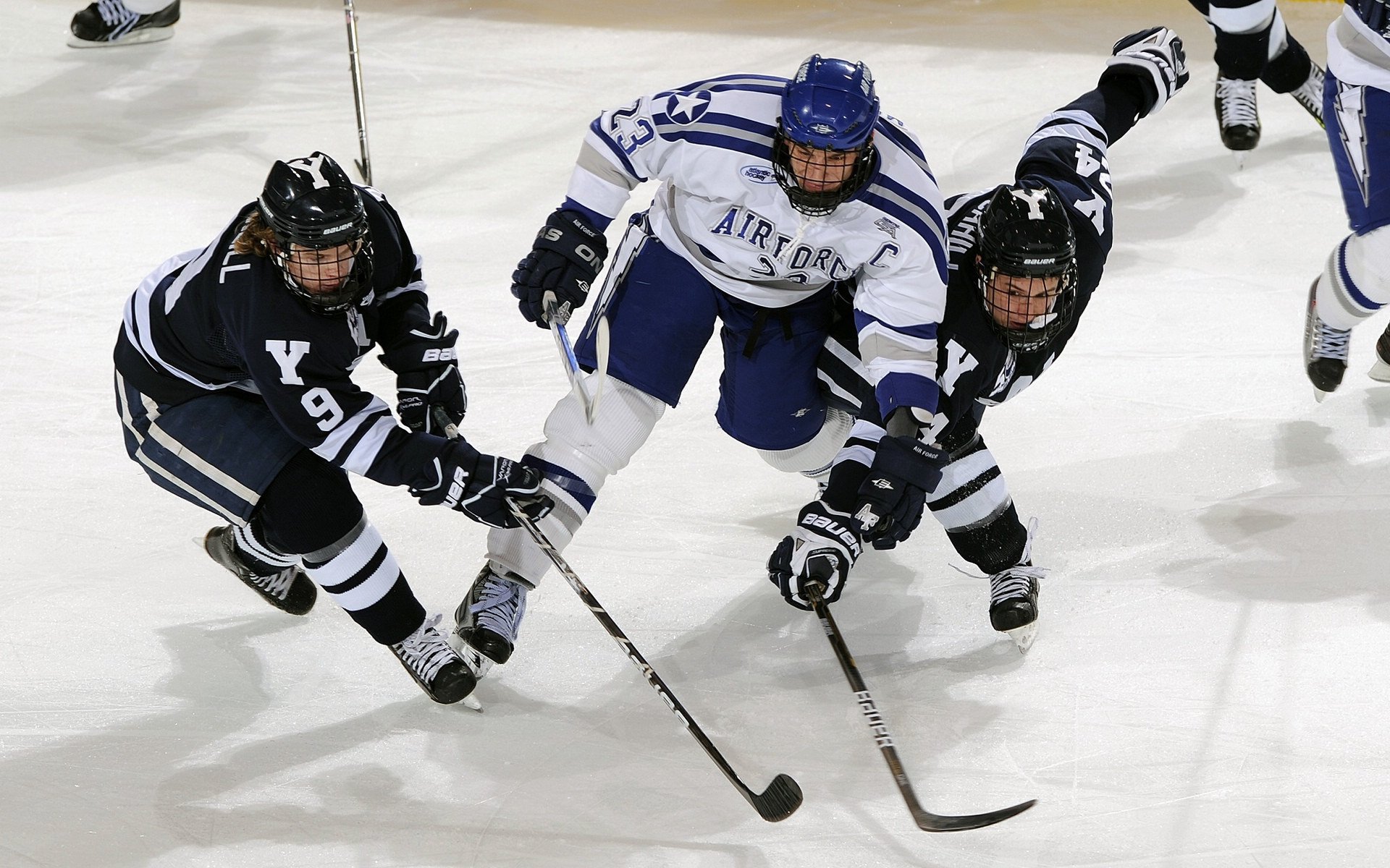 顶级硬地赛：反应速度与技术的终极比拼
